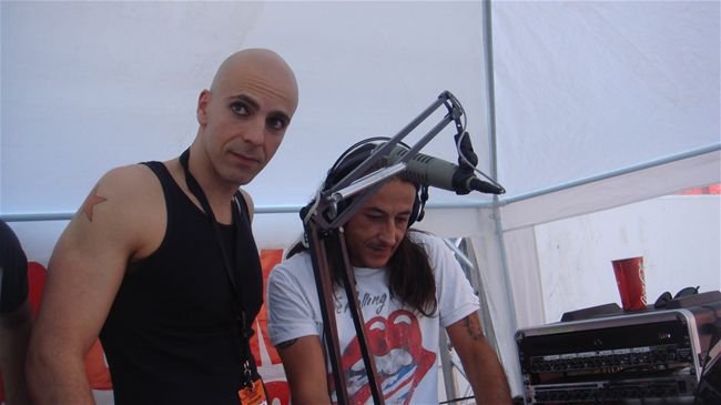 Αυτός είναι ο καλλιτέχνης γιος του πρώην υπουργού Διονύση Λιβανού [εικόνες] | iefimerida.gr 3