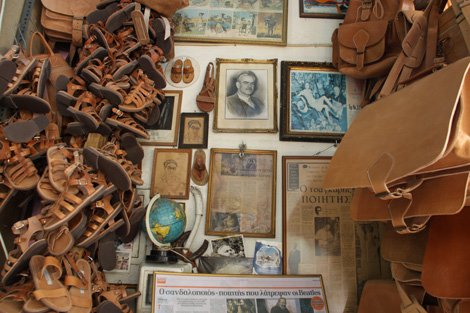 Μελισσινός και Ancient Greek Sandals: Τα ελληνικά σανδάλια που λατρεύει το Χόλιγουντ -Τα κλασικά και οι πινελιές που εξιτάρουν [εικόνες] | iefimerida.gr 1