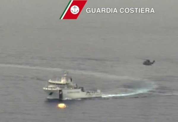 Συναγερμός στην ΕΕ για την εκατόμβη νεκρών μεταναστών στη Μεσόγειο -Παγκόσμιο σοκ από το ναυάγιο ανοιχτά της Λαμπεντούζα [εικόνες & βίντεο] | iefimerida.gr 2