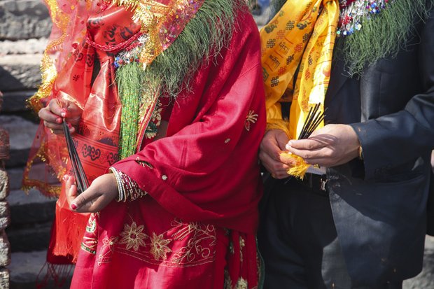 Ελληνας φωτογράφος σε γάμο στο Νεπάλ συγκλονίζει: «Σώσε με», του είπε η νύφη [εικόνες] | iefimerida.gr 2