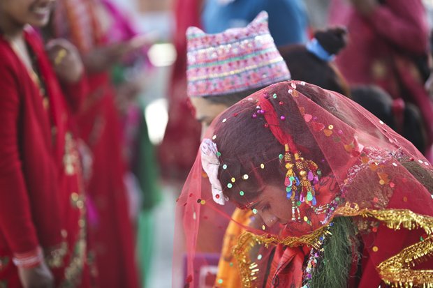 Ελληνας φωτογράφος σε γάμο στο Νεπάλ συγκλονίζει: «Σώσε με», του είπε η νύφη [εικόνες] | iefimerida.gr 4