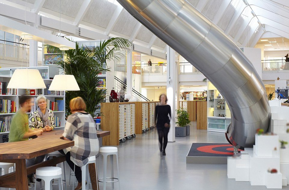 Μα πώς δουλεύουν εκεί; -Αυτά δεν είναι γραφεία, είναι παιδική χαρά για κάθε εργαζόμενο [εικόνες] | iefimerida.gr 16