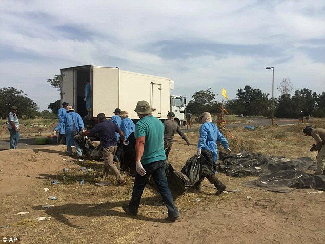 Νέα φρίκη από τους τζιχαντιστές: Αποκεφάλισαν άνδρα επειδή τον θεώρησαν μάγο [σκληρές εικόνες] | iefimerida.gr 2