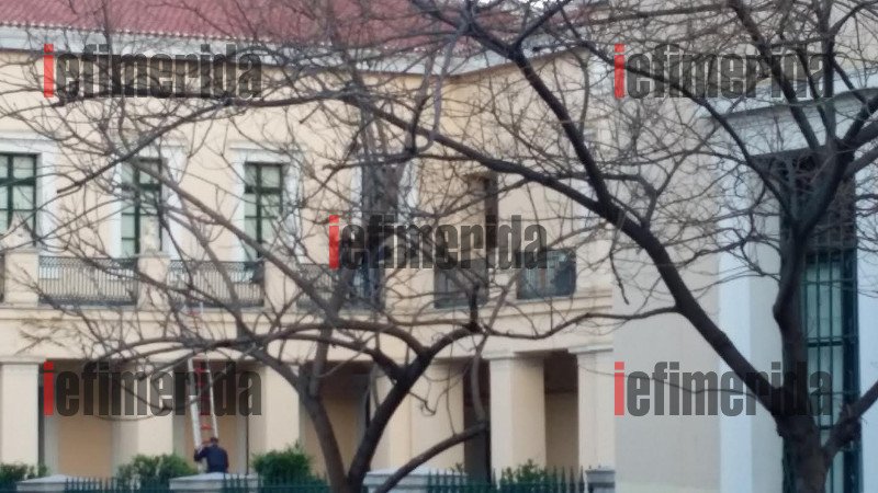 Τέλος στην κατάληψη της Πρυτανείας -Επέμβαση της Αστυνομίας [εικόνες & βίντεο] | iefimerida.gr 9