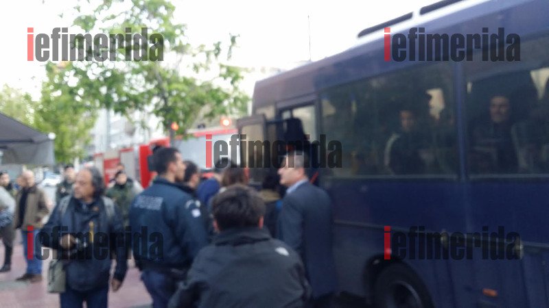 Τέλος στην κατάληψη της Πρυτανείας -Επέμβαση της Αστυνομίας [εικόνες & βίντεο] | iefimerida.gr 11