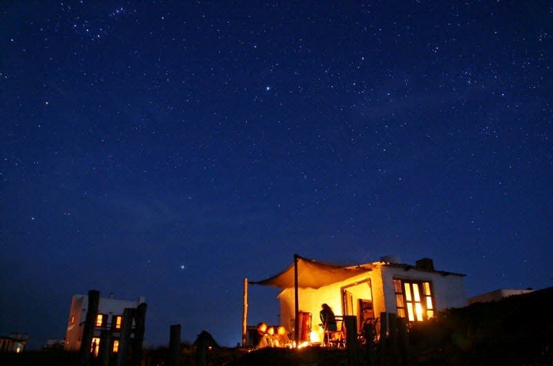 Ζωή χωρίς νερό, ρεύμα και δρόμους – Το πιο αντισυμβατικό χωριό στον κόσμο [εικόνες]  | iefimerida.gr 9