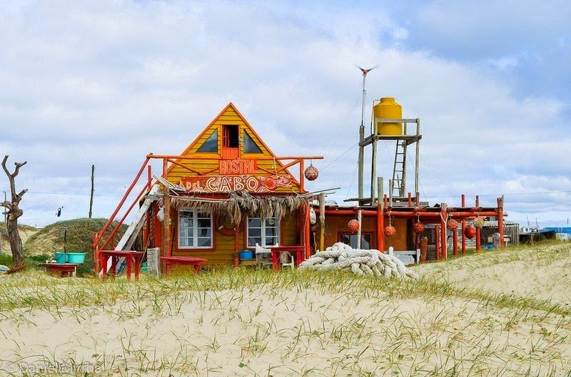 Ζωή χωρίς νερό, ρεύμα και δρόμους – Το πιο αντισυμβατικό χωριό στον κόσμο [εικόνες]  | iefimerida.gr 1