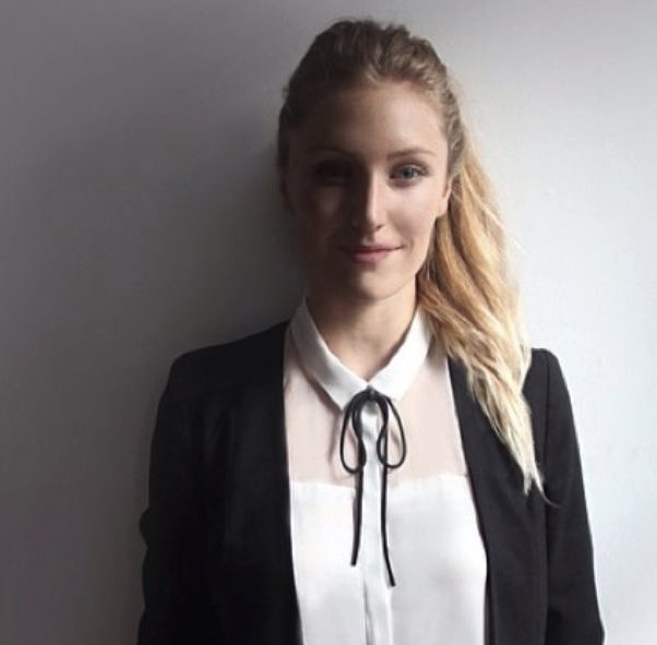 Στολή γραφείου: Φορούσε επί 3 χρόνια κάθε μέρα τα ίδια ρούχα στη δουλειά [εικόνες]  | iefimerida.gr 2