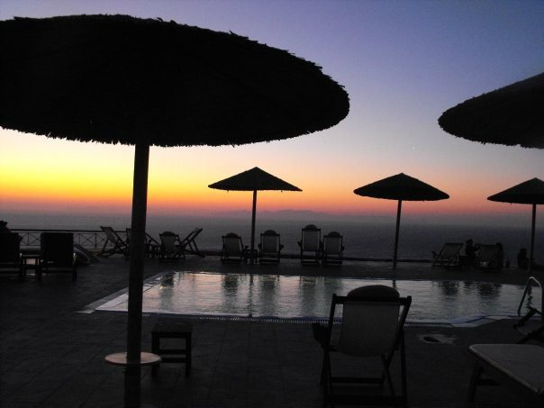 Αμερικανικό ταξιδιωτικό site αποθεώνει τη Σαντορίνη: Το νησί του παραδείσου [εικόνες] | iefimerida.gr 7