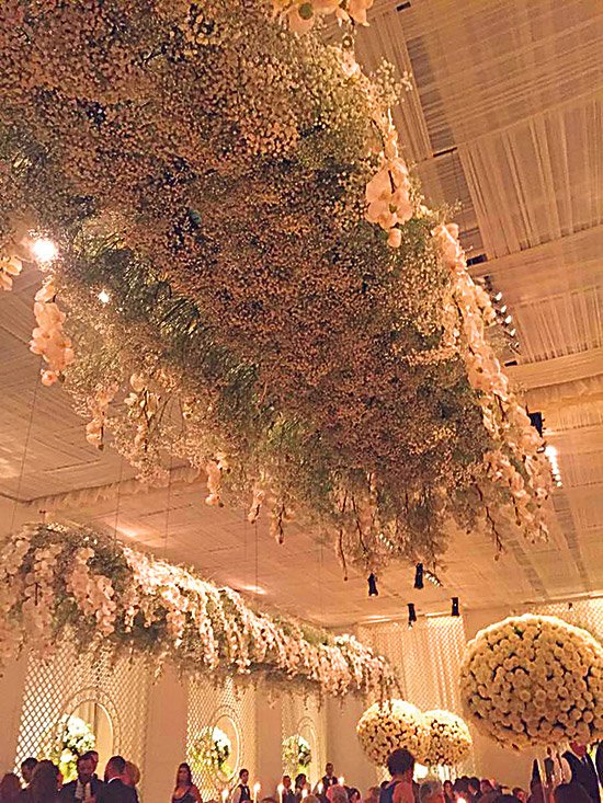 Μυθικός εφοπλιστικός γάμος στην Αθήνα -Το παραμυθένιο σκηνικό, τα εκατ. λουλούδια και ο Ρέμος [εικόνες] | iefimerida.gr 2