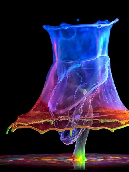 Η τέχνη της σταγόνας – Μαγικές εικόνες από εκρήξεις χρωμάτων [εικόνες] | iefimerida.gr 0