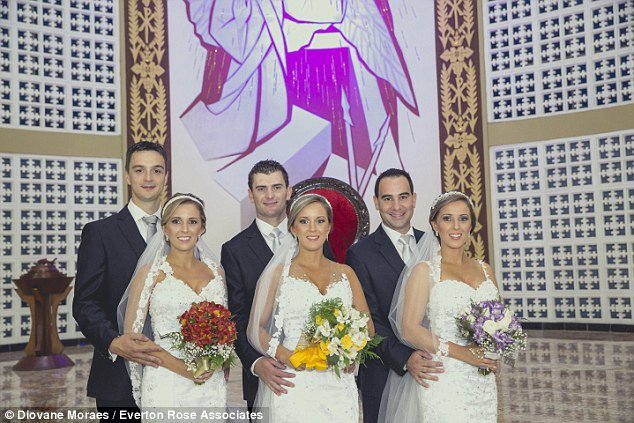 Τα είδαν όλα τριπλά - Τρίδυμες πανομοιότυπες αδερφές παντρεύτηκαν μαζί, ντυμένες, χτενισμένες ολόιδια [εικόνες] | iefimerida.gr 1