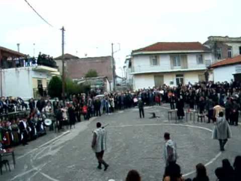 Εθιμα του Πάσχα στην Ελλάδα: Αρμονικό πάντρεμα κατάνυξης, προσευχής και πανάρχαιων τελετών [εικόνες & βίντεο] | iefimerida.gr 2