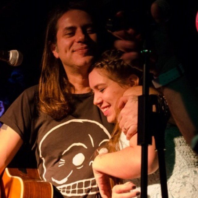 Η όμορφη κόρη του Σαραβάκου κάνει καριέρα στο τραγούδι [εικόνες & βίντεο] | iefimerida.gr 0