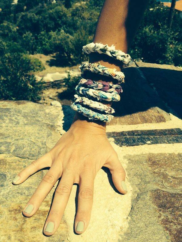 Posh Plexi: Η ελληνική ιδέα για χειροποίητα βραχιόλια που κάνει θραύση - Γουστόζικο και πετυχημένο [εικόνες & βίντεο] | iefimerida.gr 4