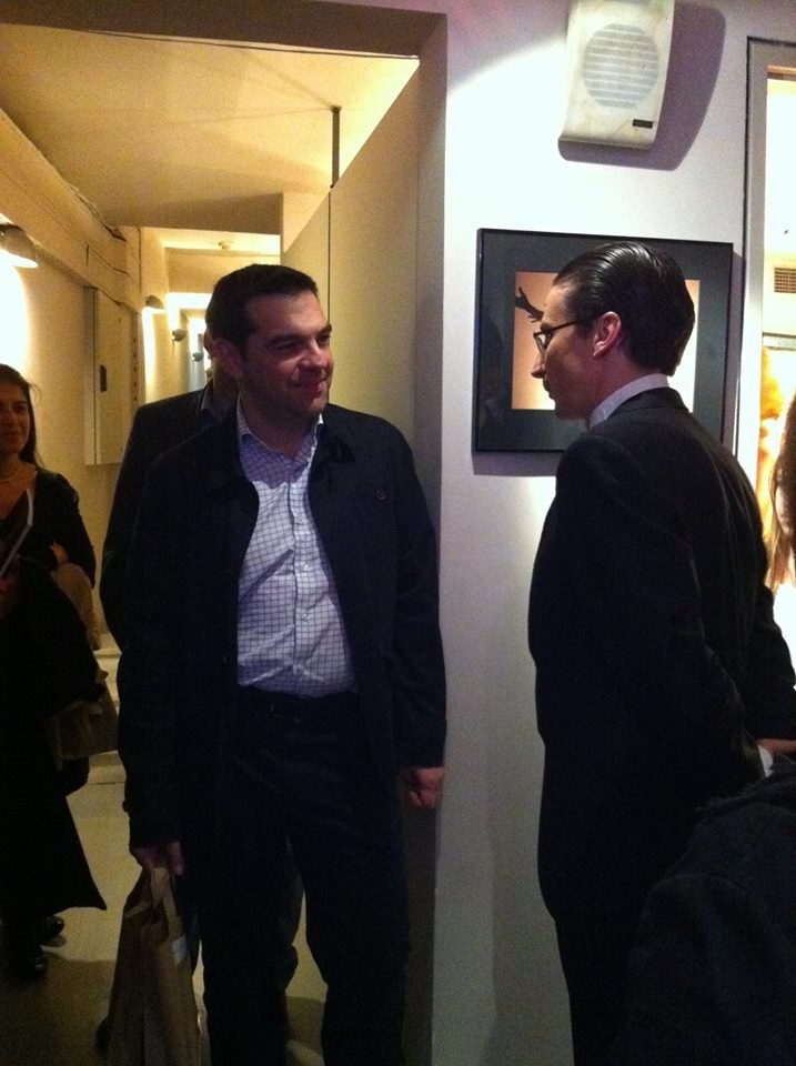 Στιγμές χαλάρωσης για τον Αλέξη Τσίπρα -Πήγε θέατρο μαζί με την Περιστέρα [εικόνες] | iefimerida.gr 0