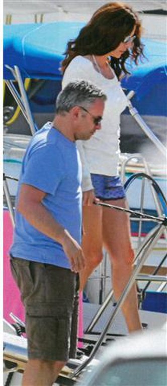 Το καυτό σορτς της Πόπης Τσαπανίδου [εικόνες] | iefimerida.gr 1