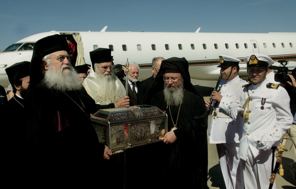 Η Αθήνα υποδέχθηκε τα ιερά λείψανα της Αγίας Βαρβάρας με τιμές αρχηγού κράτους [εικόνες] | iefimerida.gr 4