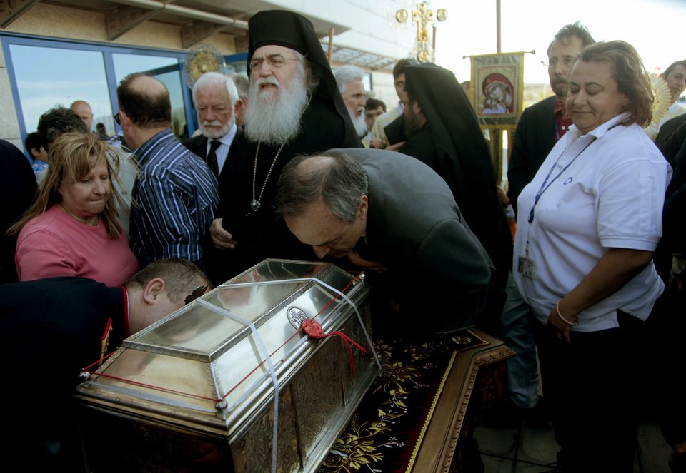 Η Αθήνα υποδέχθηκε τα ιερά λείψανα της Αγίας Βαρβάρας με τιμές αρχηγού κράτους [εικόνες] | iefimerida.gr 8