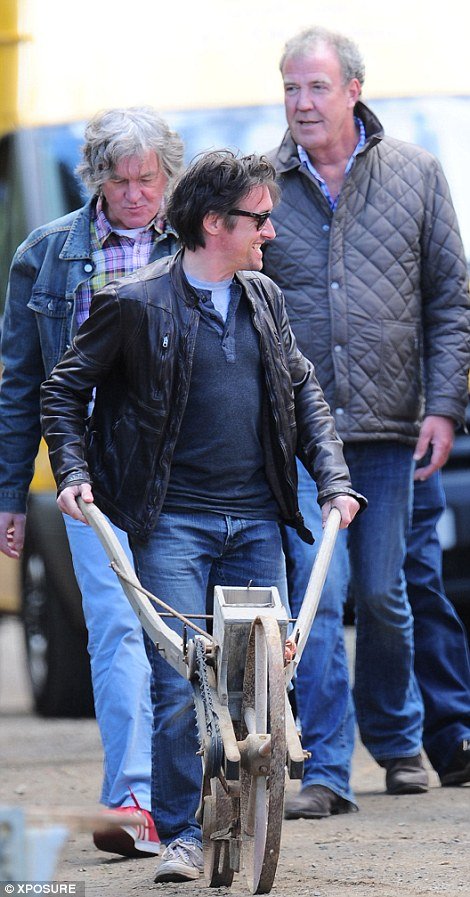 Ο Τζέρεμι Κλάρκσον επιστρέφει στις κάμερες: Ιδια ομάδα, νέο όνομα εκπομπής [εικόνες] | iefimerida.gr 9