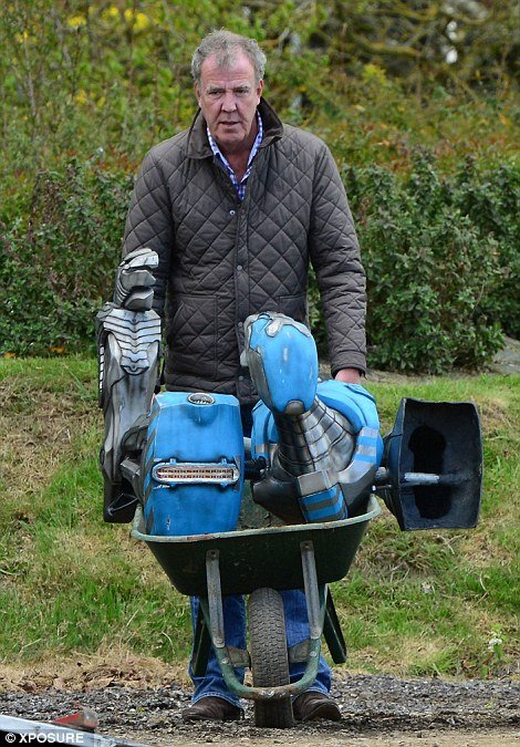 Ο Τζέρεμι Κλάρκσον επιστρέφει στις κάμερες: Ιδια ομάδα, νέο όνομα εκπομπής [εικόνες] | iefimerida.gr 10