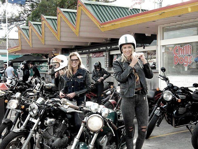 Throttle Dolls: Συμμορία μηχανόβιων γυναικών αναστατώνει το Σίδνεϊ | iefimerida.gr 5