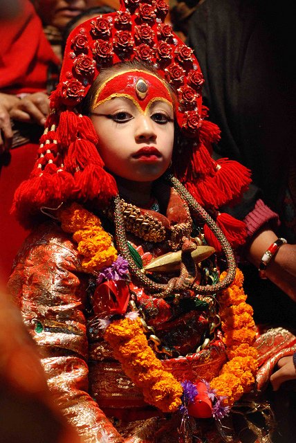 Το Νεπάλ προσεύχεται στις Kumari: Οι επίγειες θεότητες που είναι μόλις 6 ετών [εικόνες] | iefimerida.gr 0