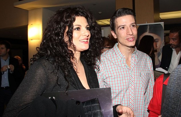 Τα καυτά φιλιά της Τάνιας Τρύπη με τον κατά 20 χρόνια νεότερο σύντροφό της -Ηταν μαθητής της στη σχολή [εικόνες] | iefimerida.gr 8