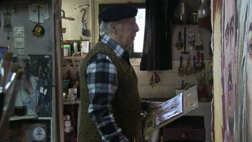 Ο τελευταίος Ελληνας που ζωγραφίζει τα πόστερ των κινηματογραφικών ταινιών [εικόνες] | iefimerida.gr 2