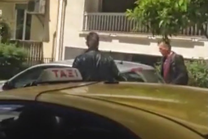 Η Αιμιλία Υψηλάντη έμενε στο νέο σπίτι του Βαρουφάκη [εικόνες] | iefimerida.gr 2