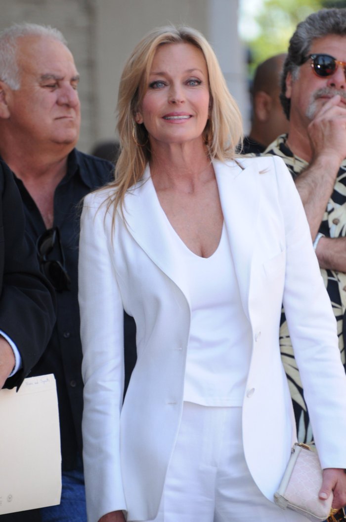 Μπο Ντέρεκ: Δείτε πως είναι σήμερα στα 59 της το sex symbol με τα θρυλικά κοτσιδάκια  [εικόνες]  | iefimerida.gr 5