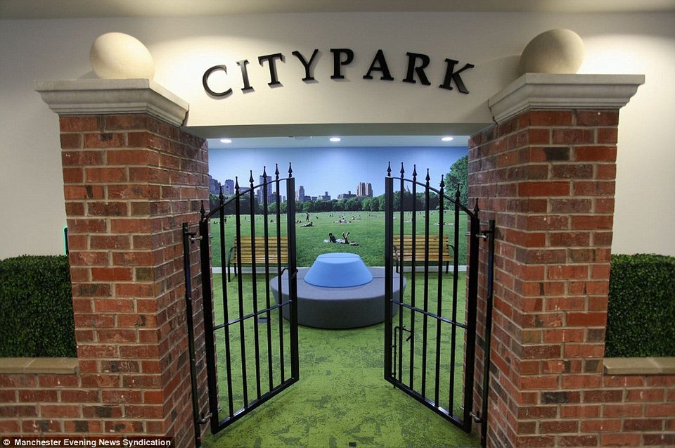 Παραλία, μπιλιάρδα και κούνιες - Εταιρεία ξόδεψε 2,7 εκατ. λίρες για να φτιάξει γραφεία που μοιάζουν με παιδική χαρά [εικόνες]   | iefimerida.gr 2