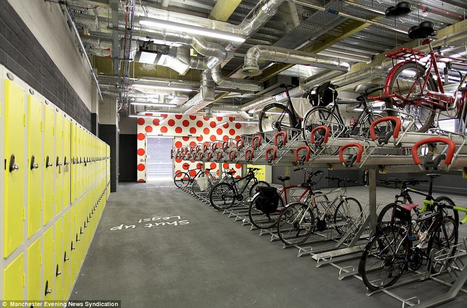 Παραλία, μπιλιάρδα και κούνιες - Εταιρεία ξόδεψε 2,7 εκατ. λίρες για να φτιάξει γραφεία που μοιάζουν με παιδική χαρά [εικόνες]   | iefimerida.gr 6