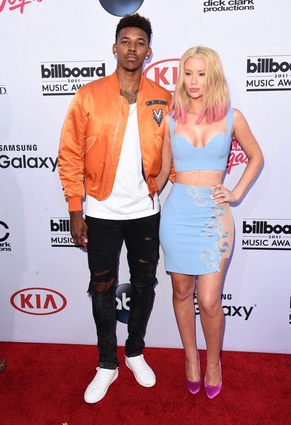 Καμία διάσημη δεν ντύνεται πλέον -Οι περισσότερες πήγαν ημίγυμνες σε μουσικά βραβεία [εικόνες] | iefimerida.gr 2