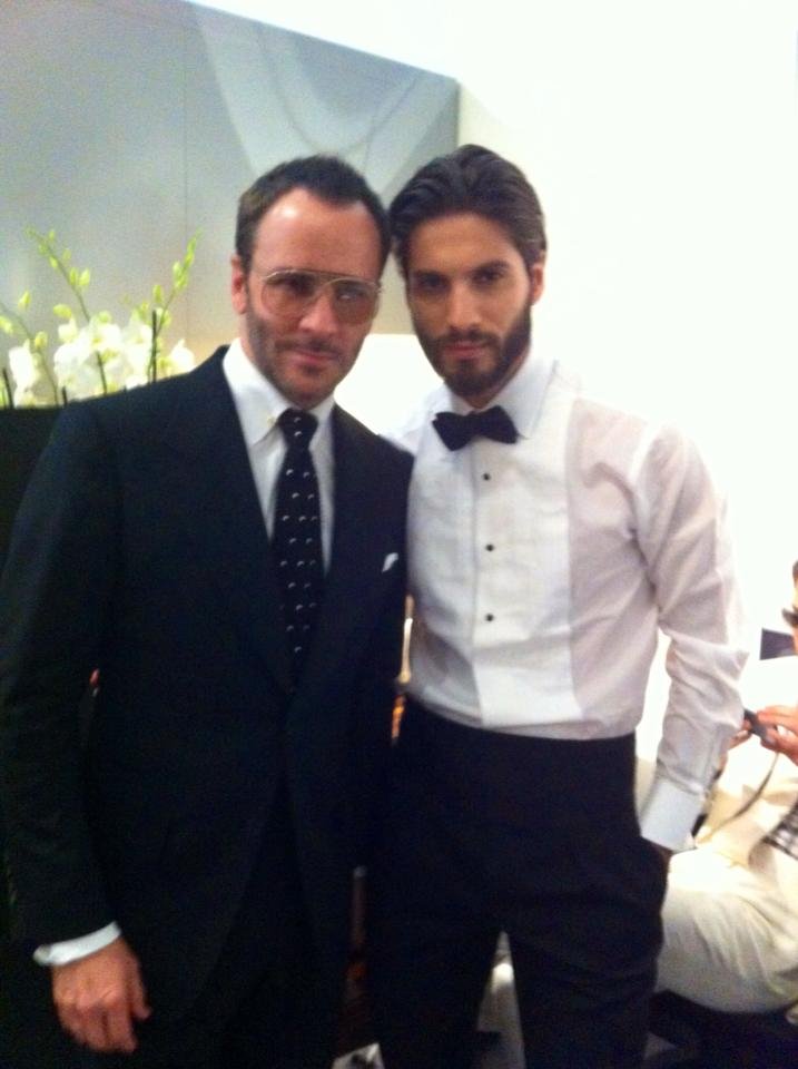 Λιώνει για χάρη του η διεθνής μόδα: Ο καλλονός personal trainer της Αθήνας που διαπρέπει και στις πασαρέλες [εικόνες] | iefimerida.gr 4