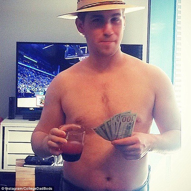 Ξεχάστε το six pack: Η νέα μόδα θέλει τον άνδρα με κοιλιά [εικόνες]  | iefimerida.gr 2