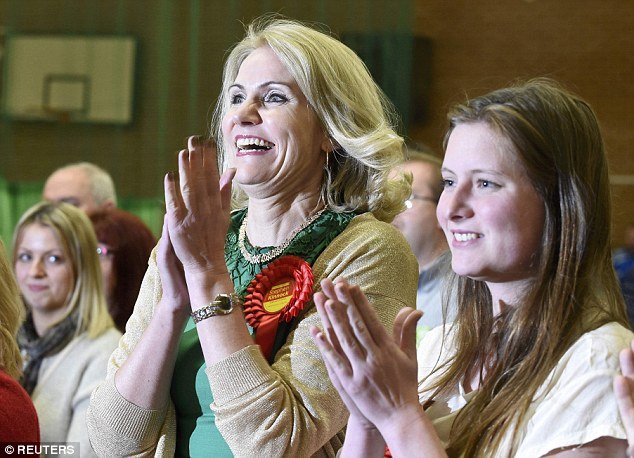 Αγκαλίτσες και φιλάκια για την εντυπωσιακή Δανέζα πρωθυπουργό – Ο σύζυγός της εξελέγη βουλευτής στη Βρετανία [εικόνες] | iefimerida.gr 3