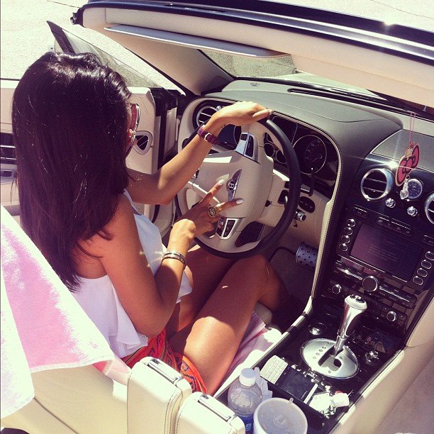 Η εκρηκτική σύζυγος του εφοπλιστή Αλκη Δαυίδ, ξανά με εσώρουχα [εικόνες] | iefimerida.gr 0