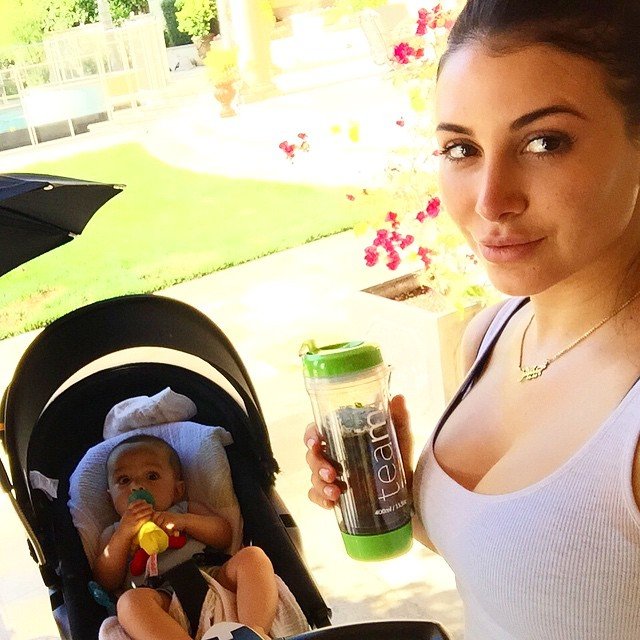 Η εκρηκτική σύζυγος του εφοπλιστή Αλκη Δαυίδ, ξανά με εσώρουχα [εικόνες] | iefimerida.gr 13