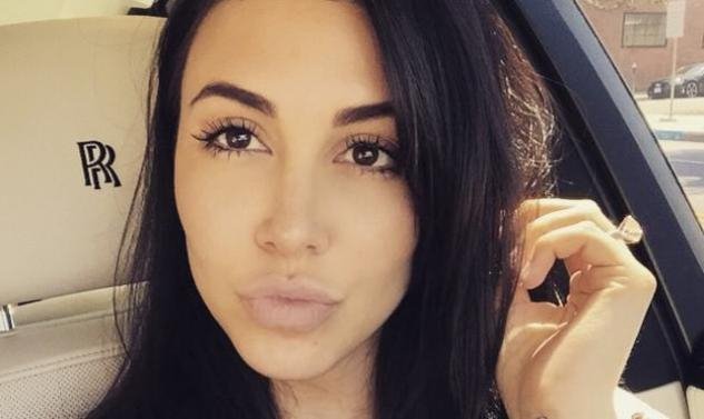 Η εκρηκτική σύζυγος του εφοπλιστή Αλκη Δαυίδ, ξανά με εσώρουχα [εικόνες] | iefimerida.gr 5