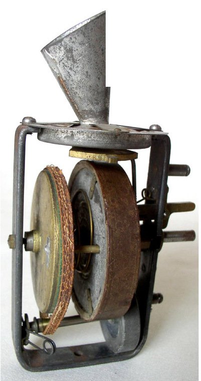 Ακούστε τις τρομακτικές κούκλες του Τόμας Εντισον: Ερευνητές κατάφεραν να αναπαραγάγουν τη φωνή τους [ηχητικό] | iefimerida.gr 2