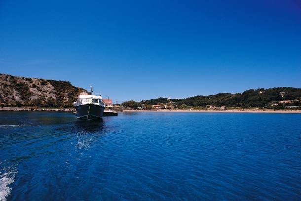 Τα άγνωστα Διαπόντια νησιά: Το δυτικότερο σημείο της χώρας -Κρυστάλλινα νερά, ατελείωτες αμμουδιές, τοπίο μαγεία [εικόνες] | iefimerida.gr 10