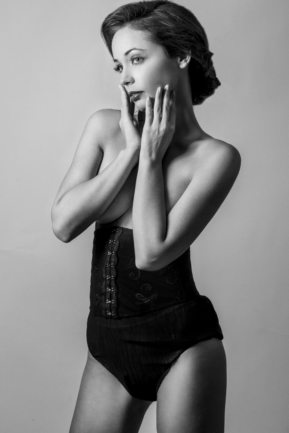 Η σέξι ΟΝΝΕΔίτισσα γκρεμίζει το ίντερνετ -Με μαγιό, εσώρουχα, τόπλες [εικόνες] | iefimerida.gr 12