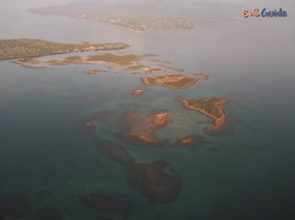 Οι Σεϋχέλλες της Ελλάδας: Τα άγνωστα νησάκια με τα τιρκουάζ νερά, 1,5 ώρα από την Αθήνα [εικόνες & βίντεο] | iefimerida.gr 3