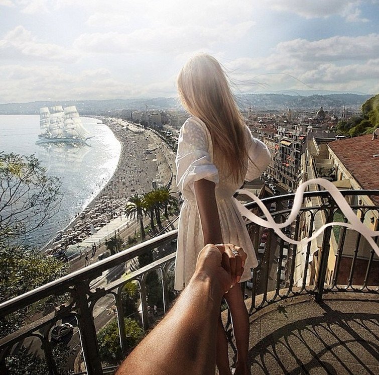 Η μυστηριώδης μούσα που δείχνει στις φωτογραφίες μόνο πλάτη, πάει Ινδία - Ενα φωτογραφικό άλμπουμ μαγεία [εικόνες] | iefimerida.gr 7