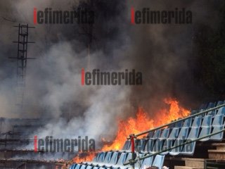 Πυρκαγιά κατέκαψε τη Ρεματιά στο Χαλάνδρι -Στάχτες το θέατρο [εικόνες & βίντεο] | iefimerida.gr 5