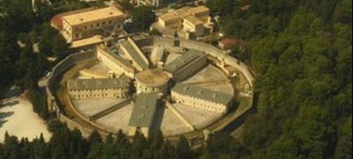Σε αυτές τις φυλακές-φρούριο στην Κέρκυρα κρατείται, σε απομόνωση, ο παιδοκτόνος [εικόνες] | iefimerida.gr 1