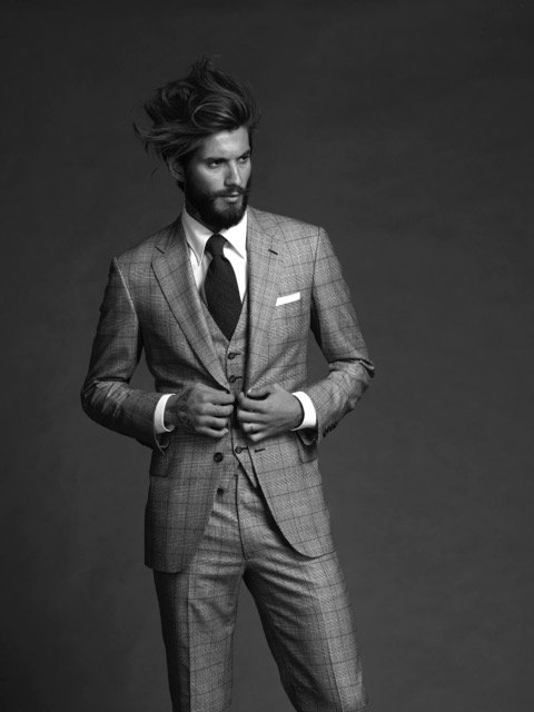 Λιώνει για χάρη του η διεθνής μόδα: Ο καλλονός personal trainer της Αθήνας που διαπρέπει και στις πασαρέλες [εικόνες] | iefimerida.gr 0