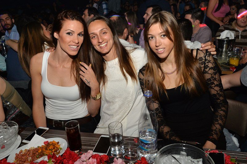 «Αναστέναξαν» τα μπουζούκια για τις νταμπλούχες του Ολυμπιακού [εικόνες] | iefimerida.gr 5