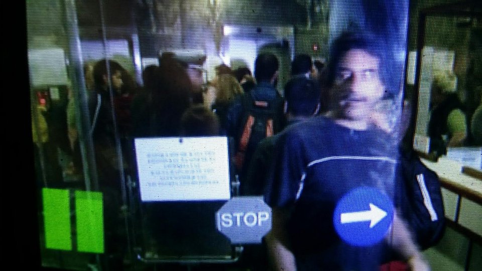 Ο αστυνομικός που αντιμετώπισε τη Ζωή σε ένταση με τους εργαζομένους του «Πεντελικόν» [βίντεο & εικόνες] | iefimerida.gr 0